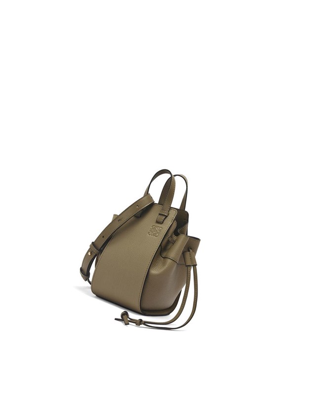 Loewe Mini Hammock drawstring in soft grained calfskin Verdes | YRJIQ-9654