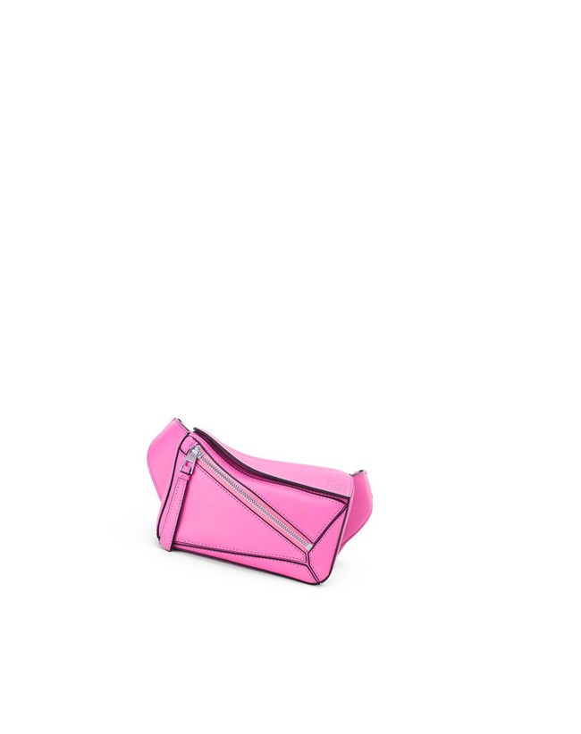 Loewe Mini Puzzle bumbag in classic calfskin Rosas | DJGVT-7602