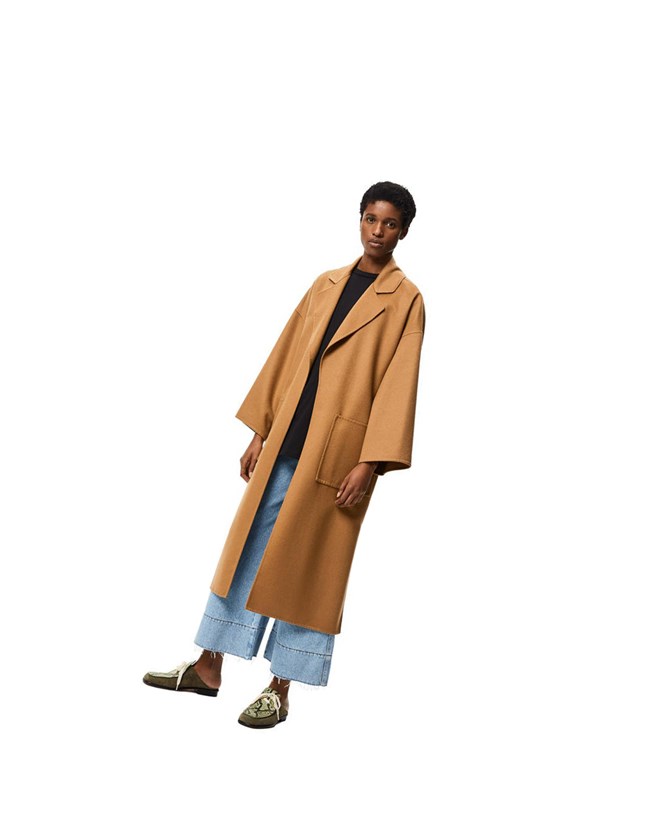 Loewe Oversize belted coat in wool and cashmere Camel | JFKQV-1420