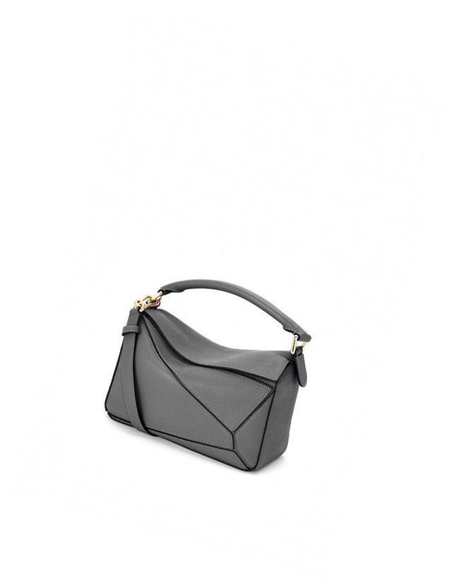 Loewe Small Puzzle bag in soft grained calfskin Grises | DYLOM-2198