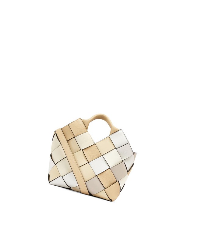 Loewe Small Surplus Cuero Woven basket bag in calfskin Beige Creme | ECIZO-5840